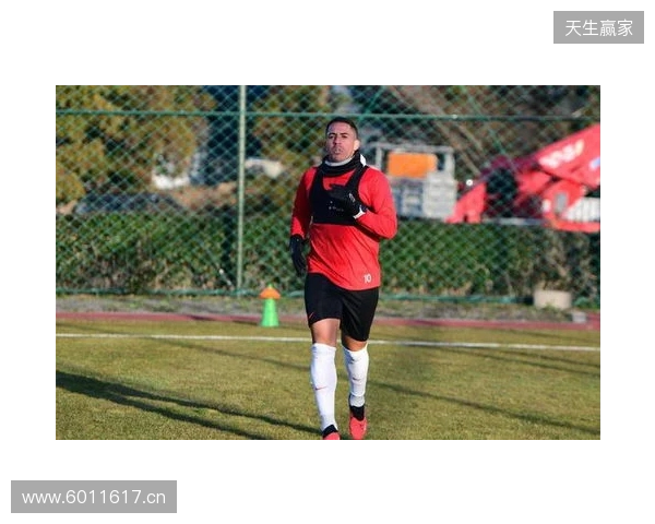 记者:韦世豪当蓉城队长并不意外 他和罗慕洛刘殿座携手带队前进 记者:韦世豪当蓉城队长并不意外 他和罗慕洛刘殿座携手带队前进