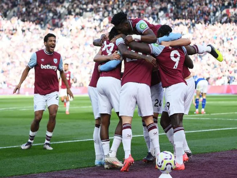 希勒评英超第23轮最佳阵：马奎尔、格伊、埃斯特旺、姆伯莫在列